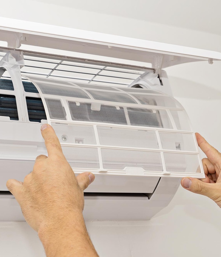 Changing,The,Filter,Of,The,Air,Conditioner.,Changing,Filter,In